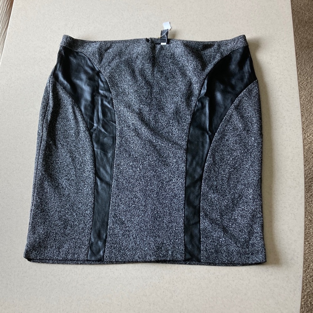 Lane Bryant  NWT  Tweed Faux Leather Gray Black Skirt Women Size 26